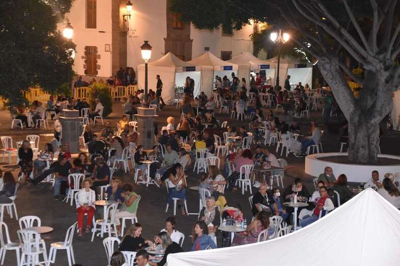 Imagen de la ruta de tapas y vinos que se celebró en la plaza de San Juan / TA
